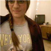 Diplomata nei sevizi sociali e appassionata di inglese